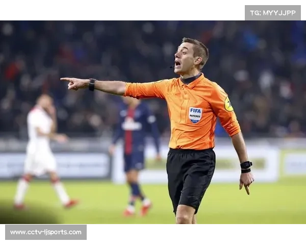 裁判托马斯·泰勒第四回合1分11秒叫停比赛，阿贾巴TKO获胜